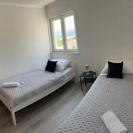 Ante Apartment *