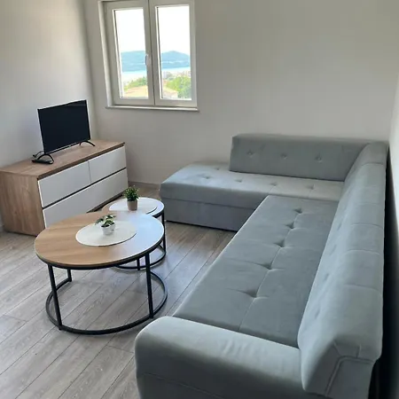 Apartment Ante *